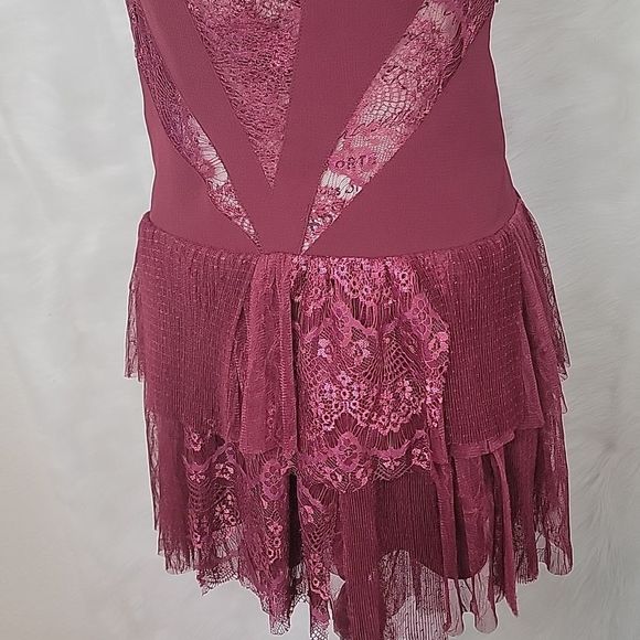 FREE PEOPLE DOVE LACE PANEL CROCHET  DRESS RICH BERRY - Picture 11 of 17